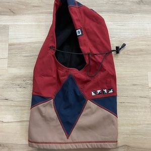 686 Hood - brand new never worn